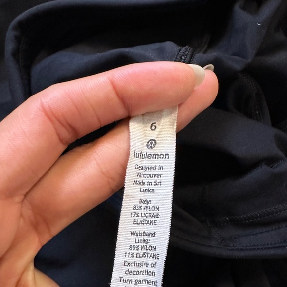 LULULEMON - compression run leggings w/ back zipper pocket - out of production! - Picture 6 of 7